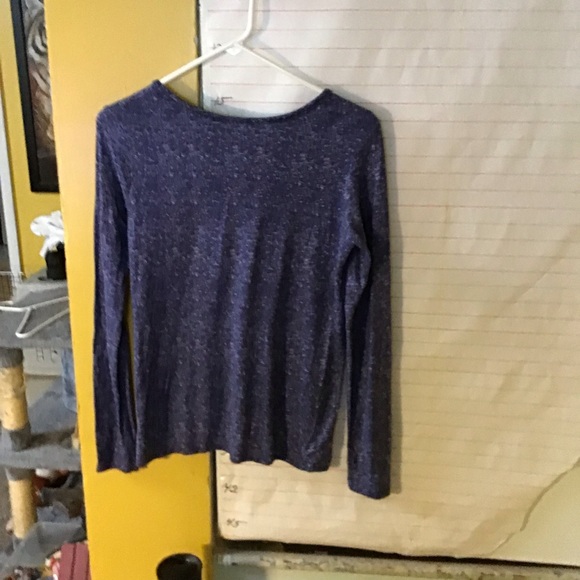TAGS REMOVED / no brand tag  women's LONG SLEEVE top/  blue and white - Picture 2 of 3